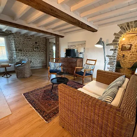 La Longere Des Souvenirs Entre & Campagne, Intendance Luxury Host * Saint-Georges-de-la-Riviere